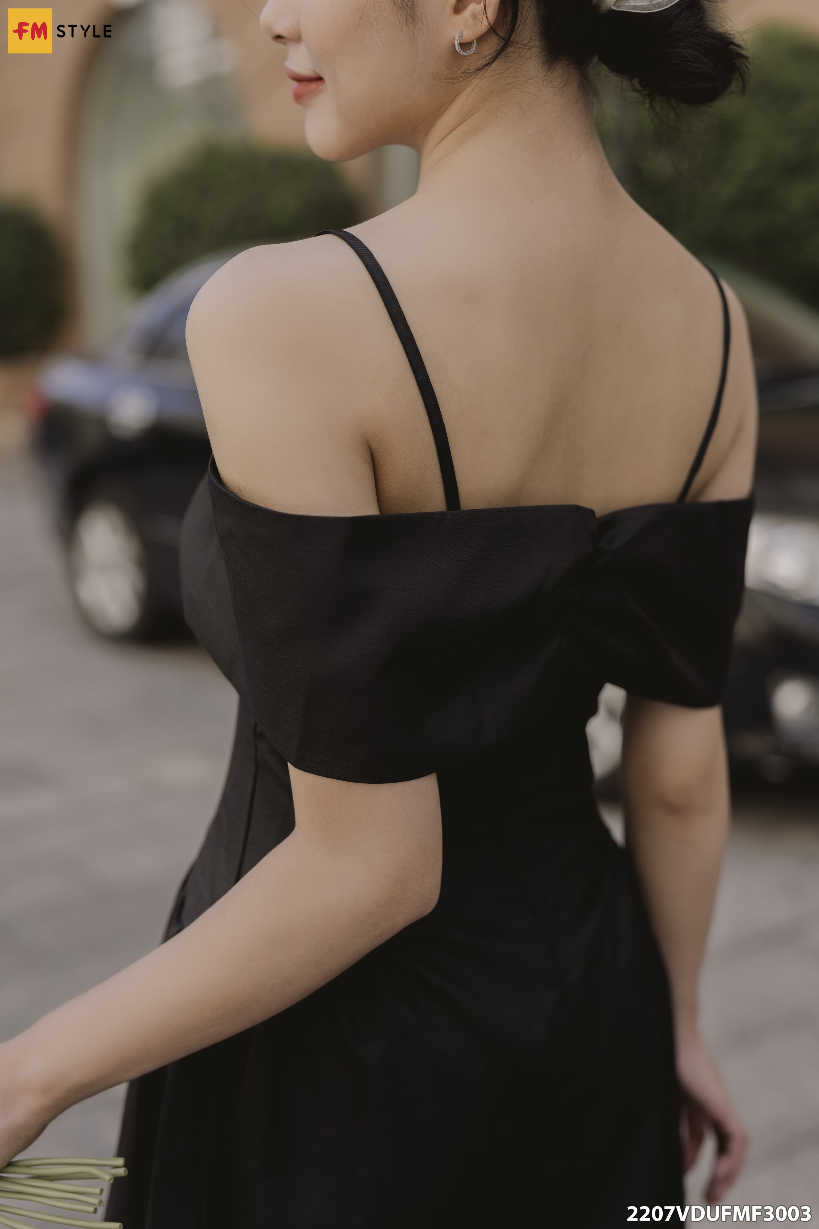 Đầm nữ trễ vai màu đen phối kem - Bỏ Sỉ Quần Áo